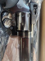 TAURUS 992 TRACKER .22LR/.22MAG - 2 of 3