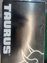 TAURUS 992 TRACKER .22LR/.22MAG - 1 of 3