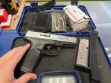 SMITH & WESSON SD40VE .40 S&W - 1 of 3
