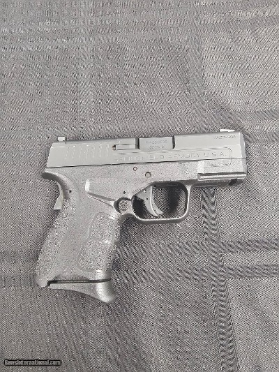 SPRINGFIELD ARMORY XDS-9 3.3 9MM LUGER (9x19 PARA)