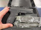 SIG SAUER M11-A1 COMPACT 9MM LUGER (9X19 PARA)