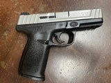 SMITH & WESSON SD40 VE .40 S&W - 2 of 3
