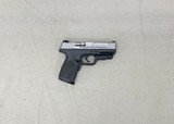 SMITH & WESSON SD 40 VE Crimson Trace Rail Master .40 S&W - 2 of 3