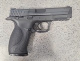 SMITH & WESSON M&P40 .40 S&W - 2 of 3