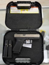 GLOCK G23 GEN 4 .40 S&W - 1 of 3