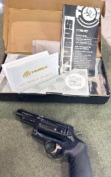 TAURUS JUDGE .45 LC/.410 GA - 2 of 3