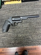 TAURUS JUDGE .45 LC/.410 GA - 1 of 3
