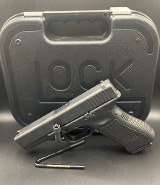 Glock 17 Gen 3 9MM LUGER (9X19 PARA) - 2 of 3