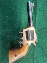 H&R 686 .22 LR - 1 of 3