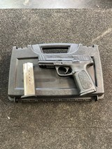 SMITH & WESSON SD40 VE BLACKOUT .40 S&W - 1 of 3