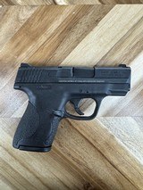 SMITH & WESSON M&P9 SHIELD 9MM LUGER (9x19 PARA)