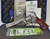 SMITH & WESSON 629 DELUXE .44 MAGNUM - 1 of 3