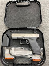 GLOCK 19 9MM LUGER (9x19 PARA) - 1 of 3