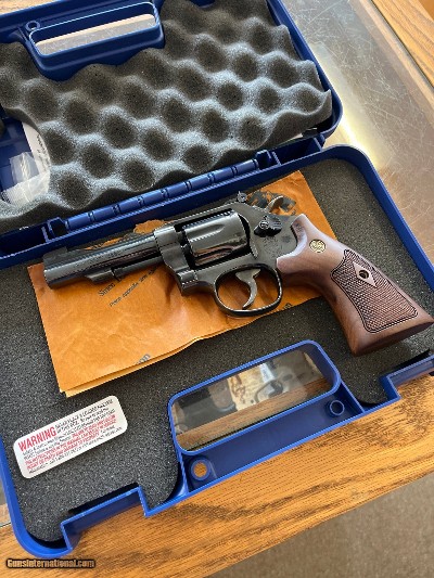 SMITH & WESSON 48 .22 WMR
