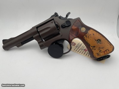 SMITH & WESSON 15-4 .38 SPL