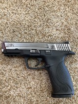 SMITH & WESSON M&P 9 9MM LUGER (9x19 PARA) - 1 of 3