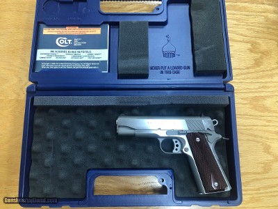 COLT 1911 COMBAT COMMANDER .45 ACP