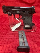 SMITH & WESSON M&P 9 SHIELD EZ M2.0 9MM LUGER (9x19 PARA) - 1 of 3