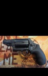 SMITH & WESSON GOVERNOR .45 lc/.45 acp/.410 ga - 2 of 3