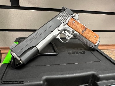 SIG SAUER 1911 STX FULL-SIZE .45 ACP