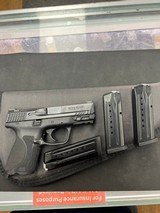 SMITH & WESSON M&P 9 SHIELD M2.0 9MM LUGER (9x19 PARA) - 1 of 3