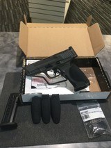 SMITH & WESSON M&P9 M2.0 METAL OR 9MM LUGER (9X19 PARA) - 1 of 3