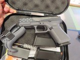 GLOCK 19 Gen 5 Distressed Flag 9MM LUGER (9x19 PARA) - 1 of 3