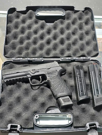 SIG SAUER P320 9MM LUGER (9X19 PARA)