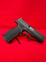 SIG SAUER P365/P365X/P365XL MICRO COMPACT 9MM LUGER (9x19 PARA) - 1 of 3