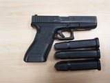 GLOCK G17 9MM LUGER (9x19 PARA) - 1 of 3