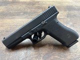 GLOCK 17 GEN 1 CLASSIC 9MM LUGER (9x19 PARA) - 2 of 3