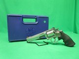 SMITH & WESSON 686-5 .357 MAG - 1 of 3