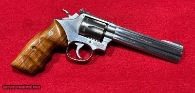 SMITH & WESSON 617 .22 LR