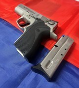 SMITH & WESSON 4013TSW .40 S&W - 2 of 3