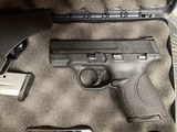 SMITH & WESSON M&P 9 SHIELD 9MM LUGER (9x19 PARA) - 1 of 3