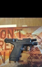 SMITH & WESSON M&P40 SHIELD .40 S&W - 2 of 3