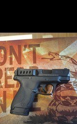 SMITH & WESSON M&P40 SHIELD .40 S&W - 1 of 3