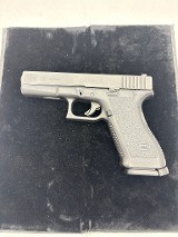 GLOCK 22 .40 S&W - 1 of 3