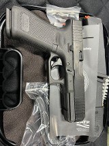 GLOCK G17 GEN5 9MM LUGER (9X19 PARA) - 1 of 2