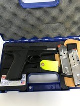 SMITH & WESSON 910 9MM LUGER (9x19 PARA)
