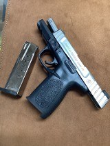 SMITH & WESSON SD40 VE .40 S&W - 2 of 2