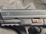 SMITH & WESSON M&P 40 .40 S&W - 2 of 3