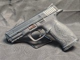 SMITH & WESSON M&P 40 .40 S&W - 1 of 3