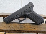 GLOCK G17 GEN 4 9MM LUGER (9x19 PARA) - 1 of 3