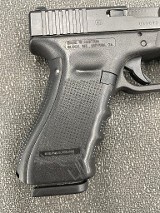 GLOCK 22 Gen 4 .40 S&W - 2 of 3