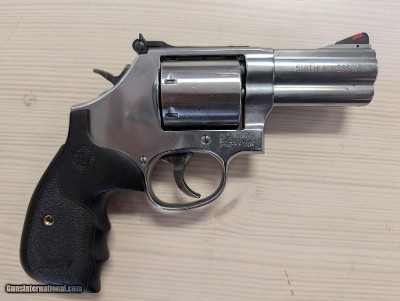 SMITH & WESSON 686 PLUS 3-5-7 MAGNUM SERIES .357 MAG