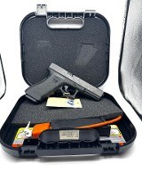 GLOCK G22 GEN 3 .40 S&W - 2 of 2