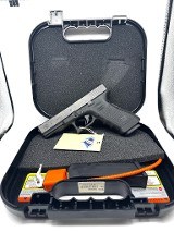 GLOCK G22 GEN 3 .40 S&W - 1 of 2