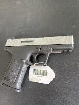 SMITH & WESSON SD40 VE .40 S&W - 2 of 2