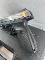 RUGER SR40 .40 S&W - 3 of 3